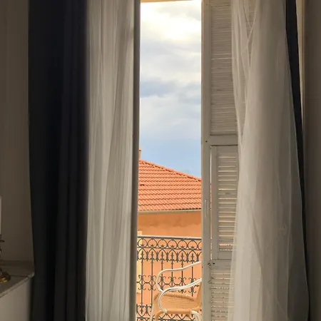 Joli En Lisiere De Monaco * ボーソレイユ